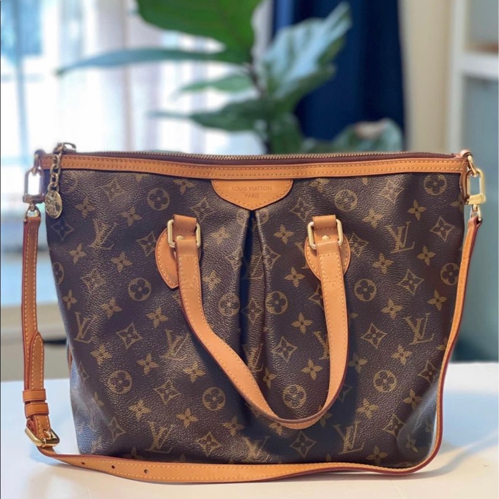 Authentic Louis Vuitton. Smoke free home. EUC. No stains. No rips.